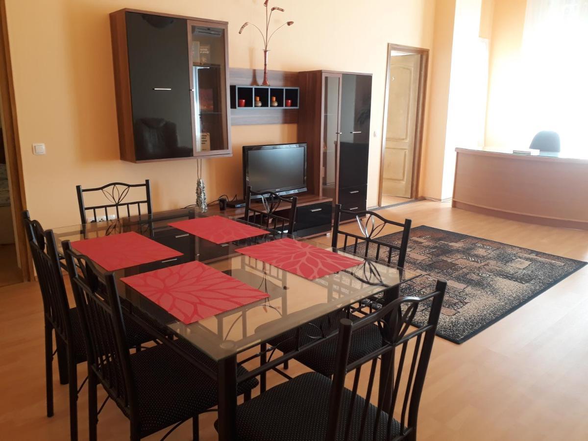 Piac Utcai Apartman Debrecen Dış mekan fotoğraf