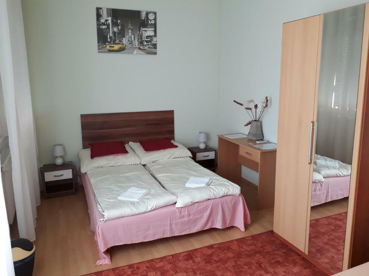 Piac Utcai Apartman Debrecen Dış mekan fotoğraf