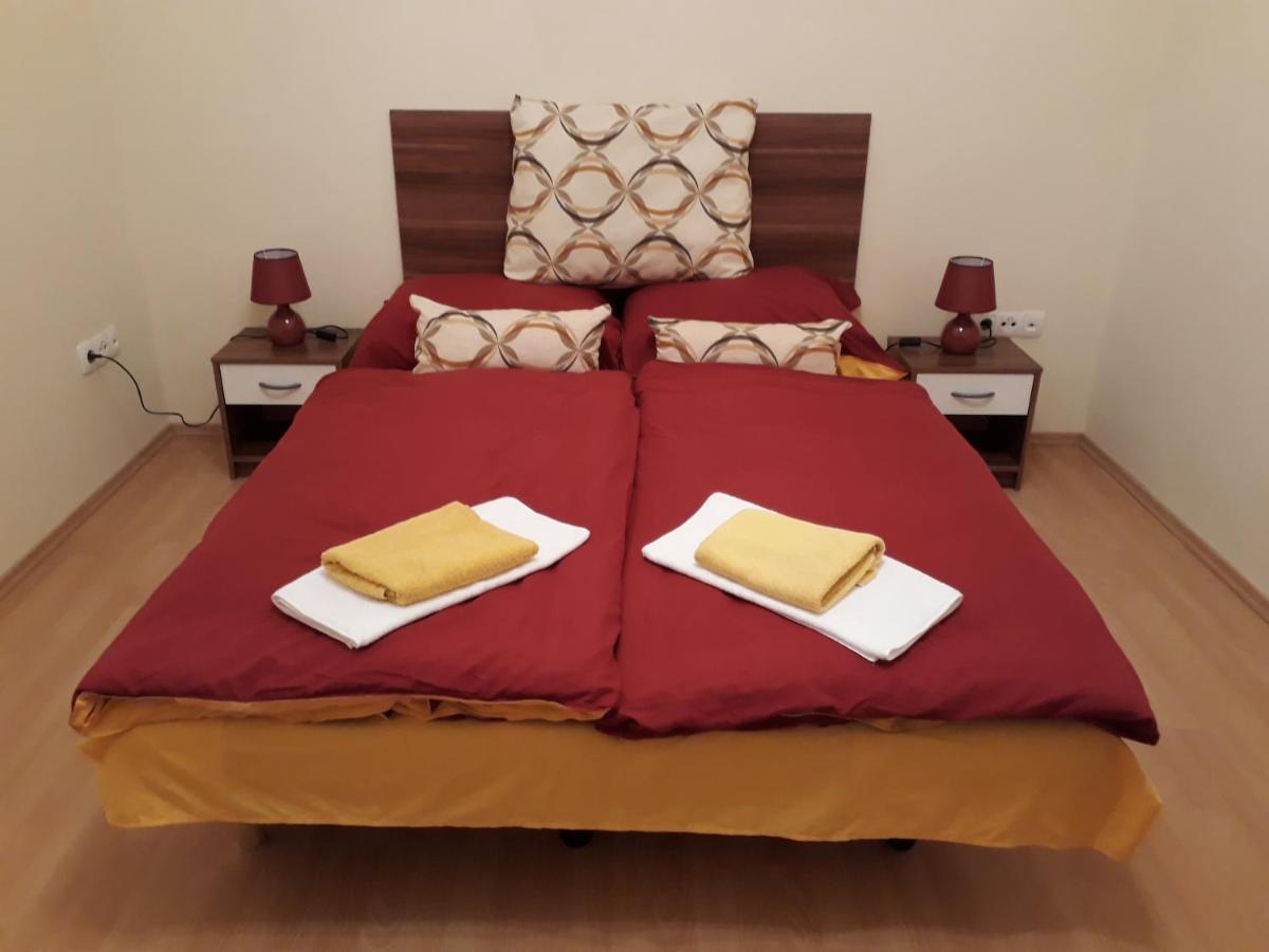 Piac Utcai Apartman Debrecen Dış mekan fotoğraf
